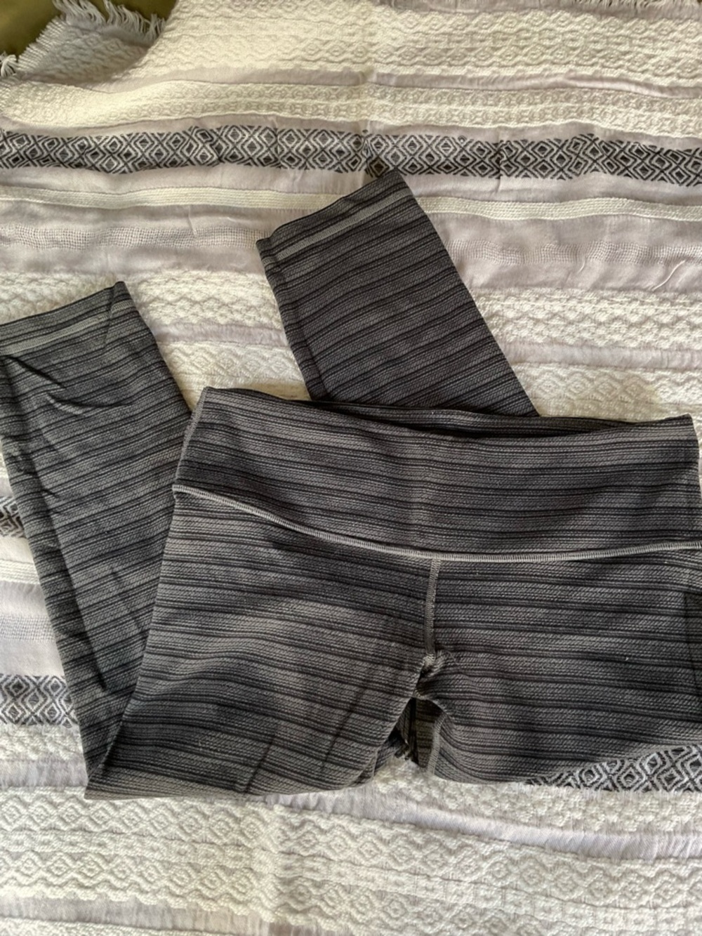 Lululemon crop leggings